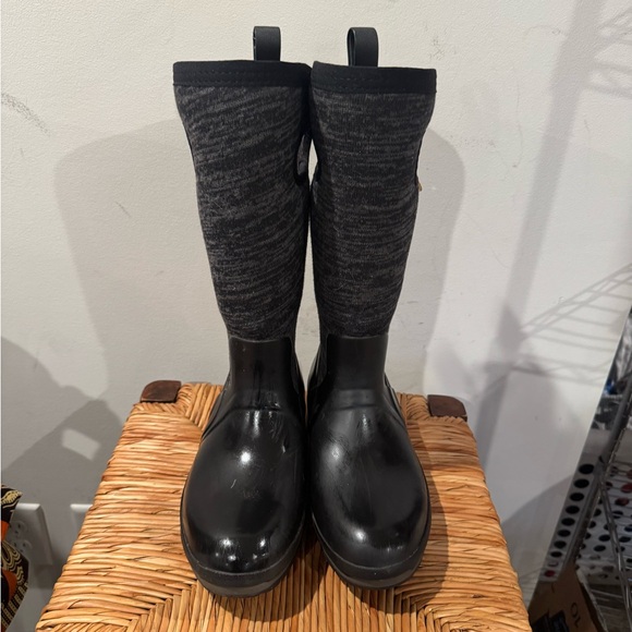 Women’s Bogs Black and Gray Tall Boots Size 6 - Picture 2 of 4